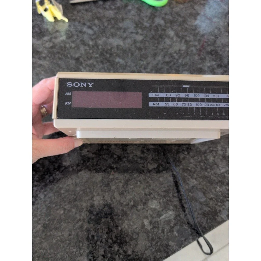 Vintage Sony ICF-C240 Dream Machine FM AM Digital Clock Radio Beige